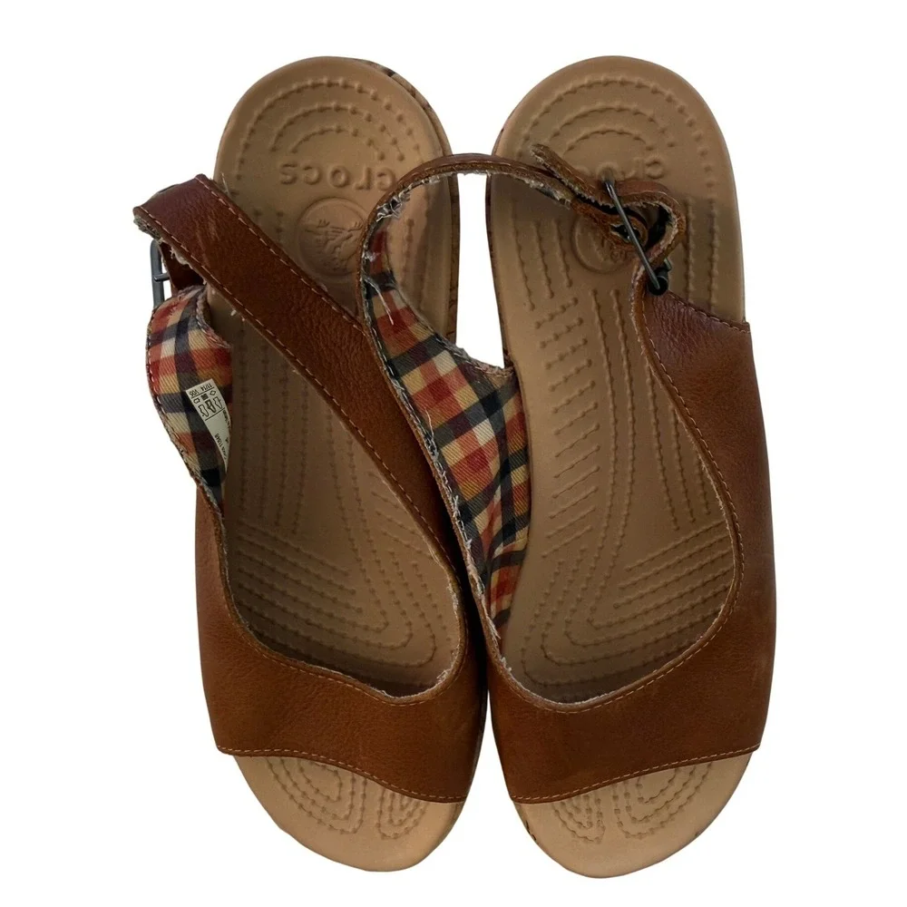 Crocs Leigh Wedge‎ Sandals Women Size 6 Brown Leather Plaid Boho Cottagecore